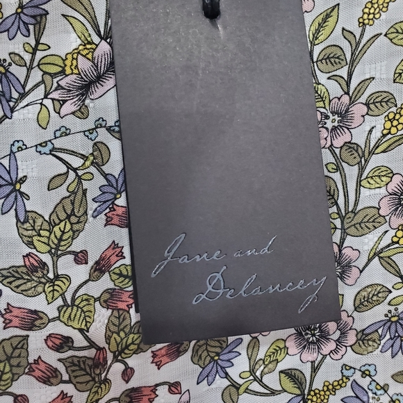 🆕️ June and Delaney Floral Blouse - Picture 3 of 8